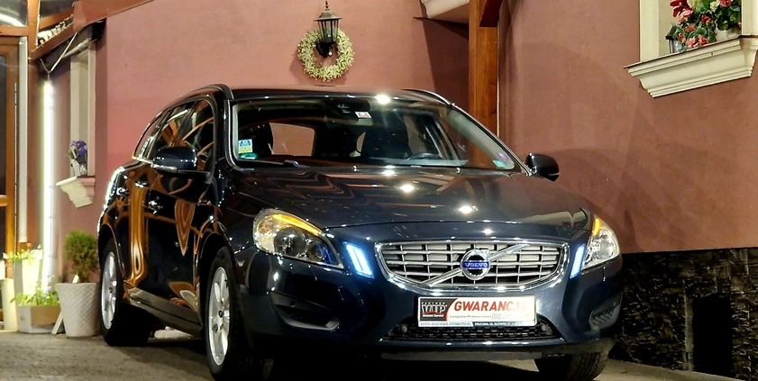 Volvo V60 cena 32999 przebieg: 220000, rok produkcji 2013 z Lubycza Królewska małe 667